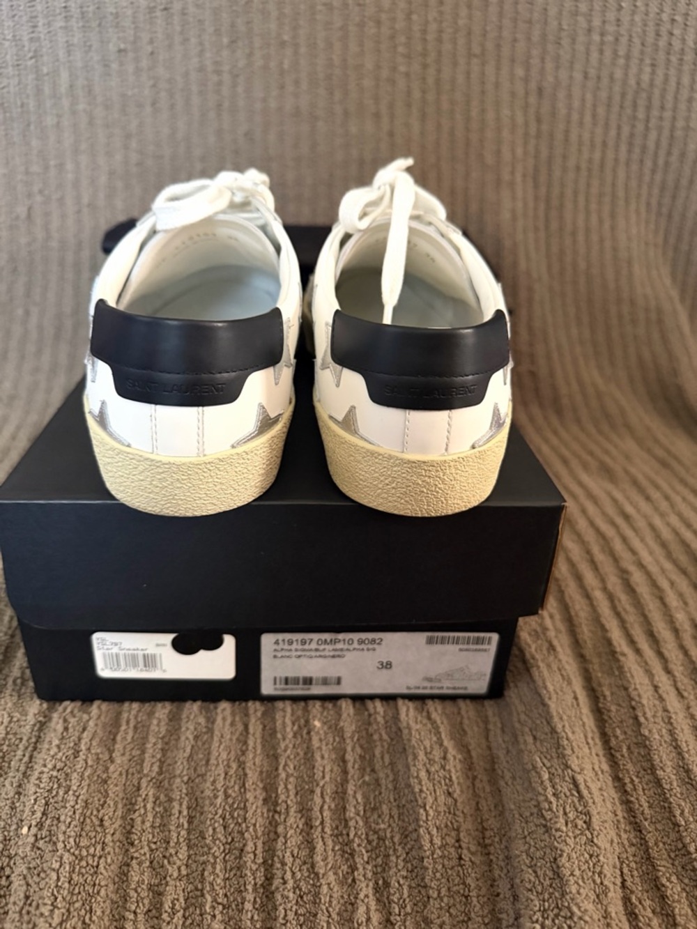 Saint Laurent White Leather Low-Top Sneakers with Black Heel Tab - Picture 3 of 8